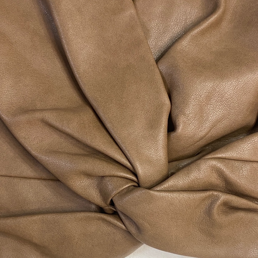 7 For All Mankind Camel Women's Faux Leather 2000s  twist crop top - Picture 4 of 6